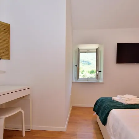 Charming And Authentic Stone Stanic Vila *