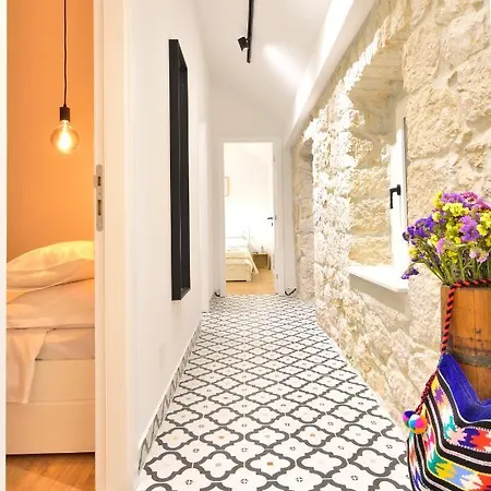 Vila Charming And Authentic Stone Stanic Zagvozd