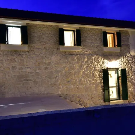 Vila Charming And Authentic Stone Stanic *