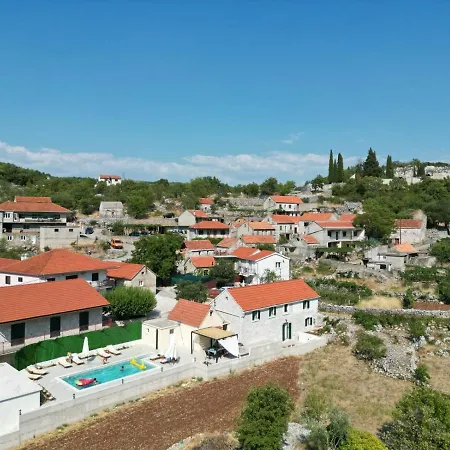 Charming And Authentic Stone Stanic Vila *