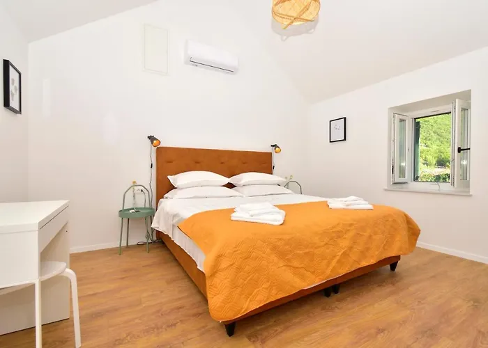 Charming And Authentic Stone Stanic Villa Zagvozd