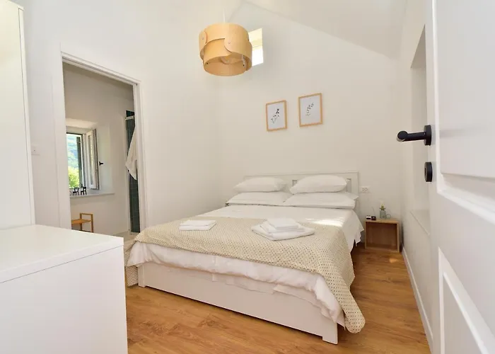 Villa Charming And Authentic Stone Stanic