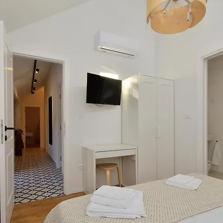 Charming And Authentic Stone Stanic فيلة Zagvozd