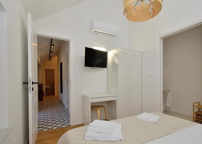 Charming And Authentic Stone Stanic Villa Zagvozd